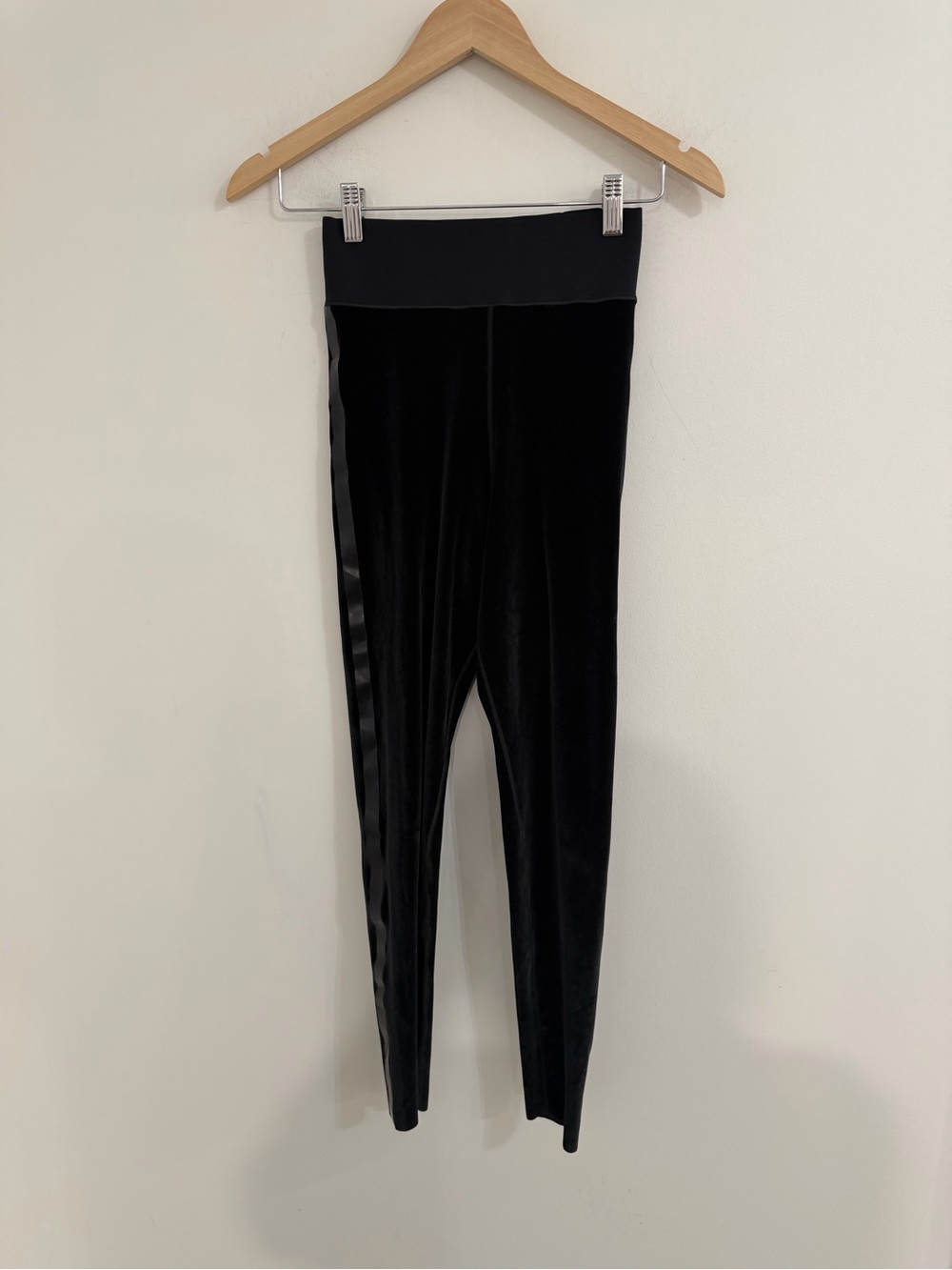 ultracor Black Velvet High-Waist Leggings sz S #B2